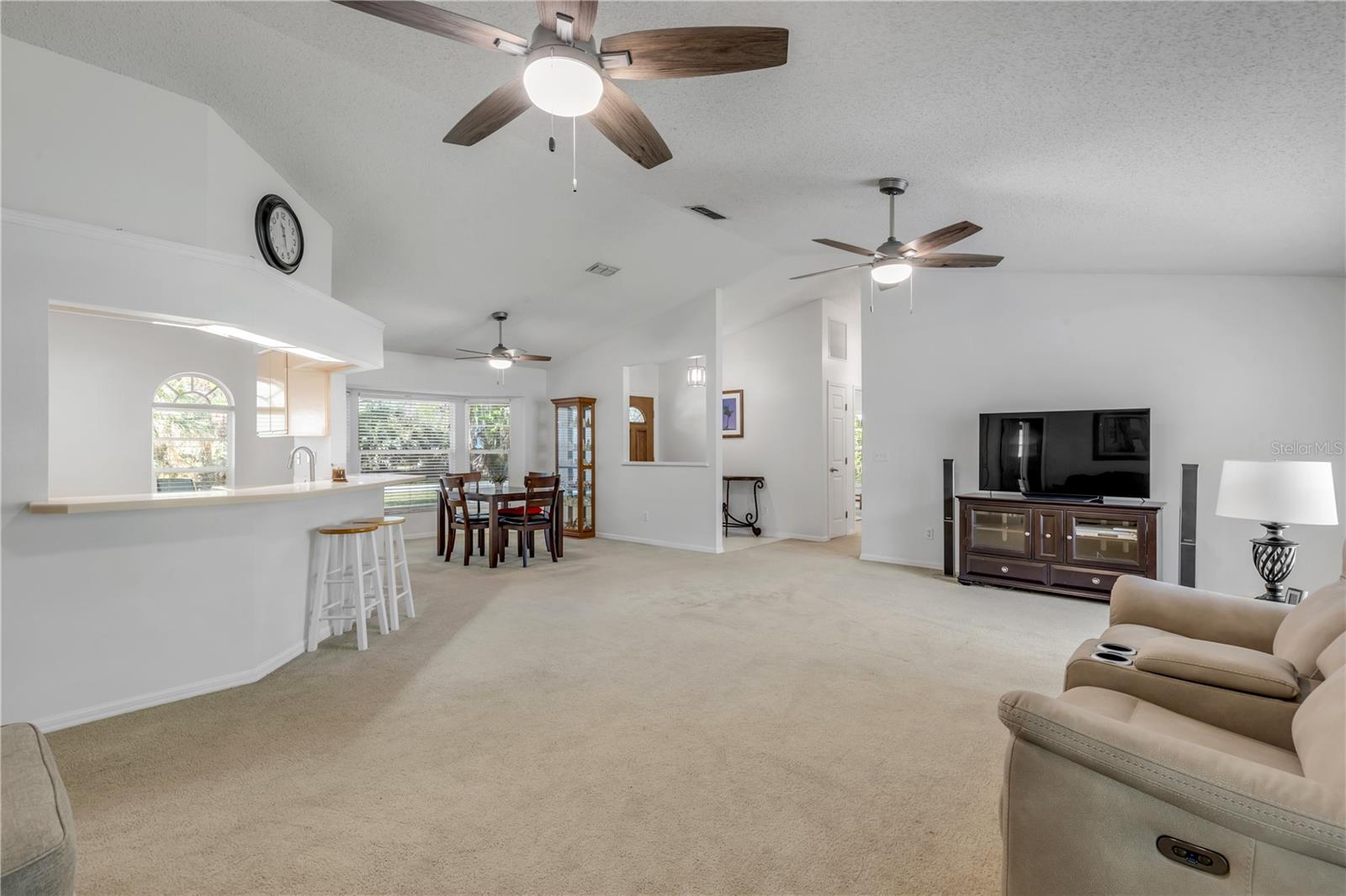 Image 11 of 49 For 451 Palm Drive