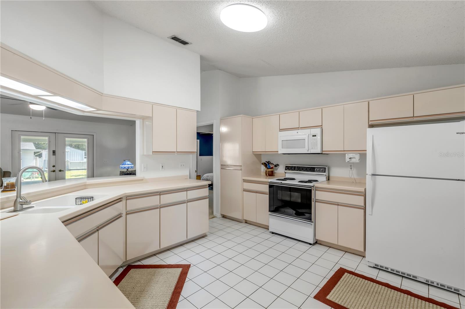 Image 15 of 49 For 451 Palm Drive