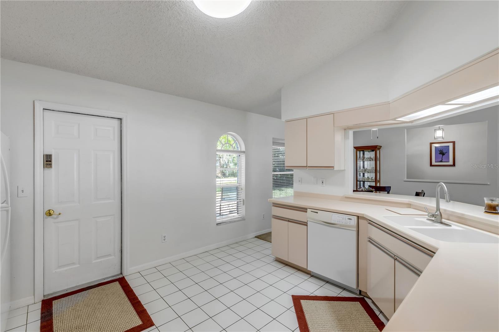 Image 18 of 49 For 451 Palm Drive