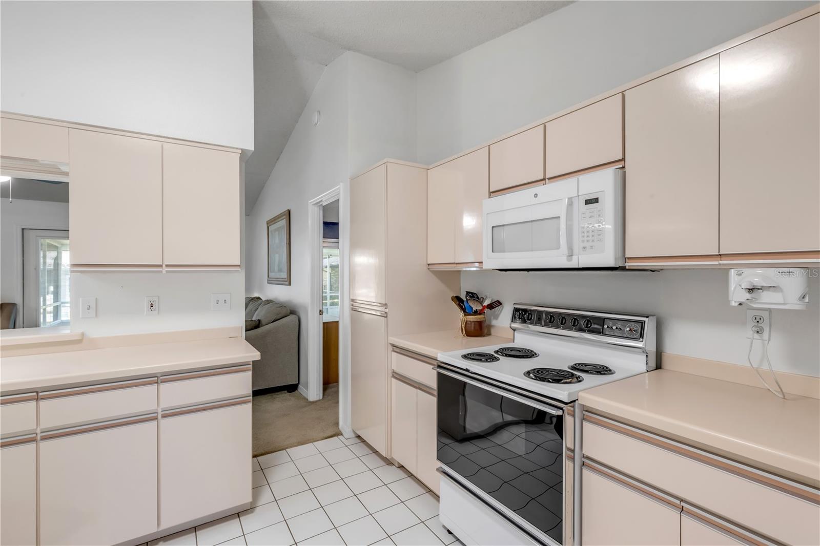 Image 19 of 49 For 451 Palm Drive