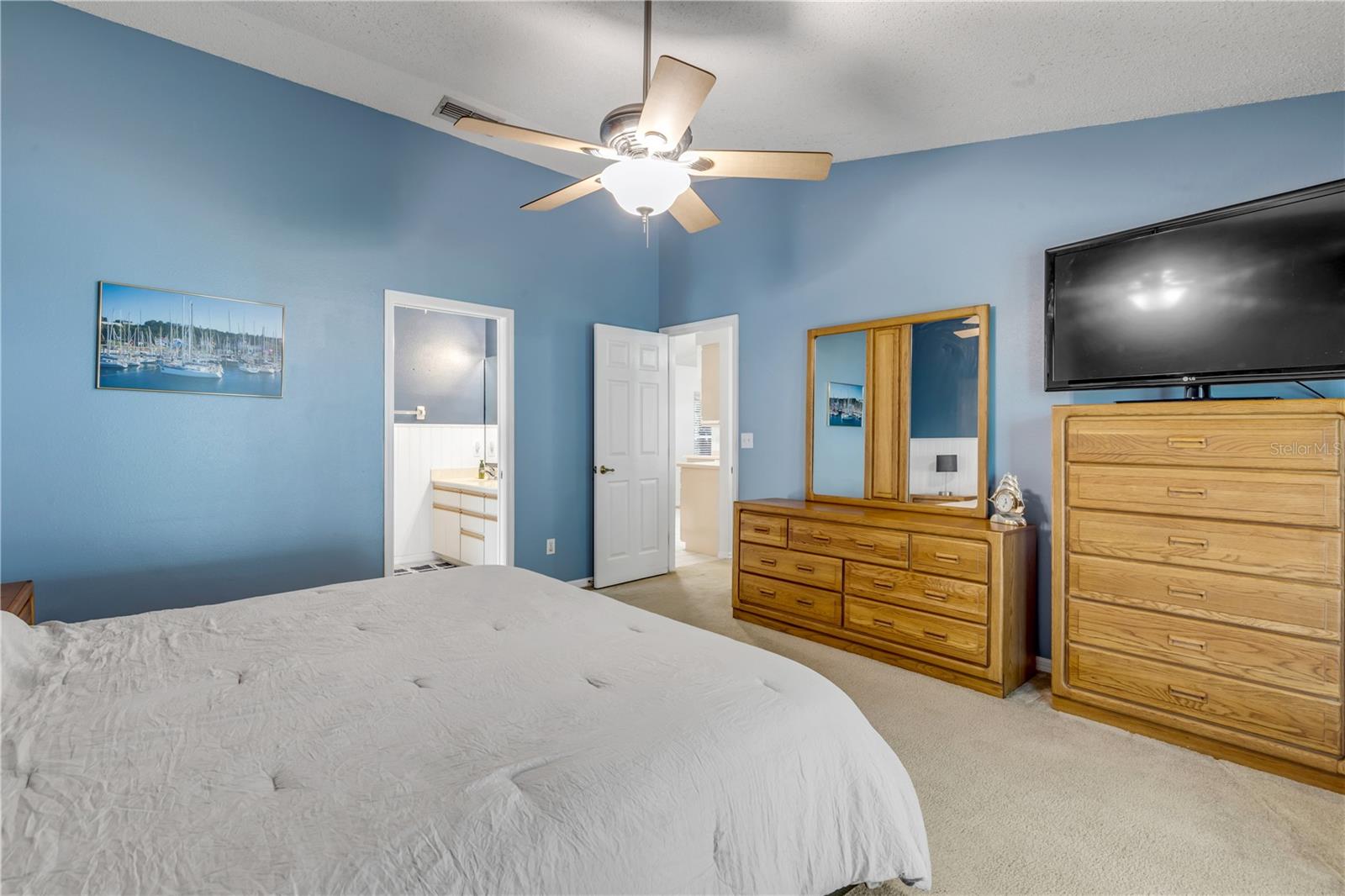 Image 22 of 49 For 451 Palm Drive