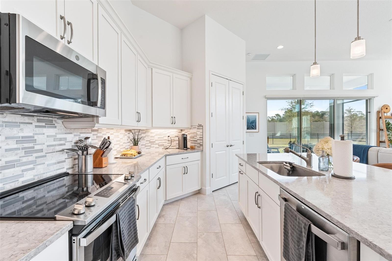 Image 13 of 43 For 6219 Woodhaven Village Drive