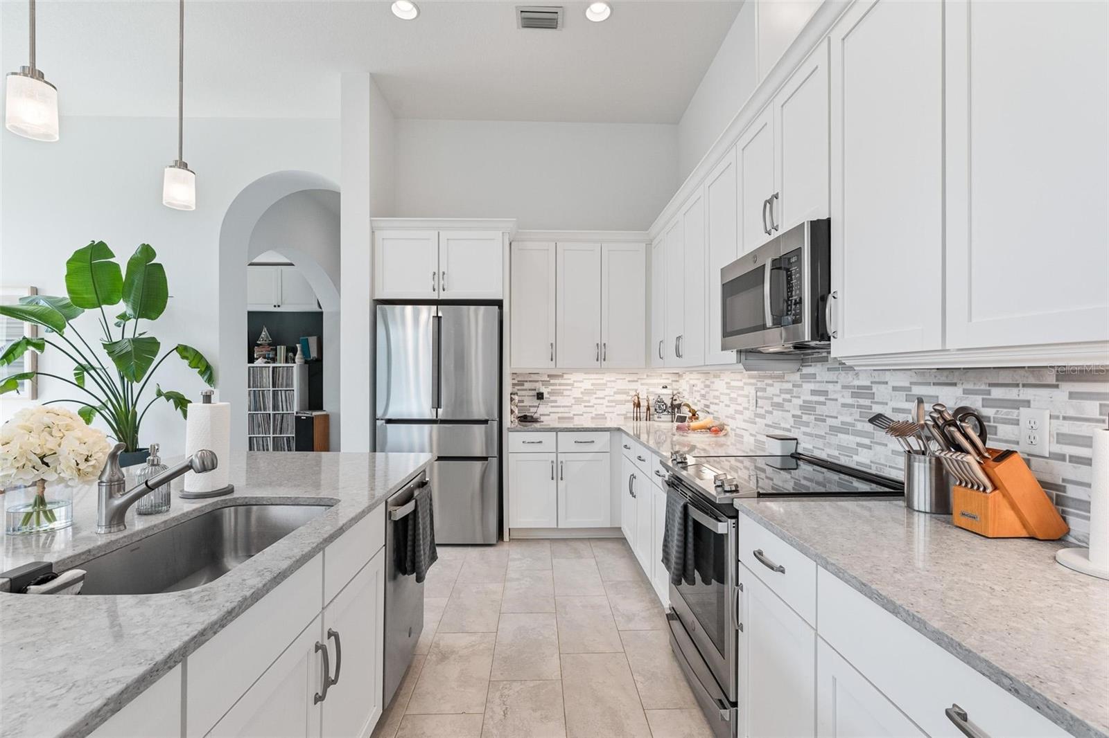 Image 14 of 43 For 6219 Woodhaven Village Drive