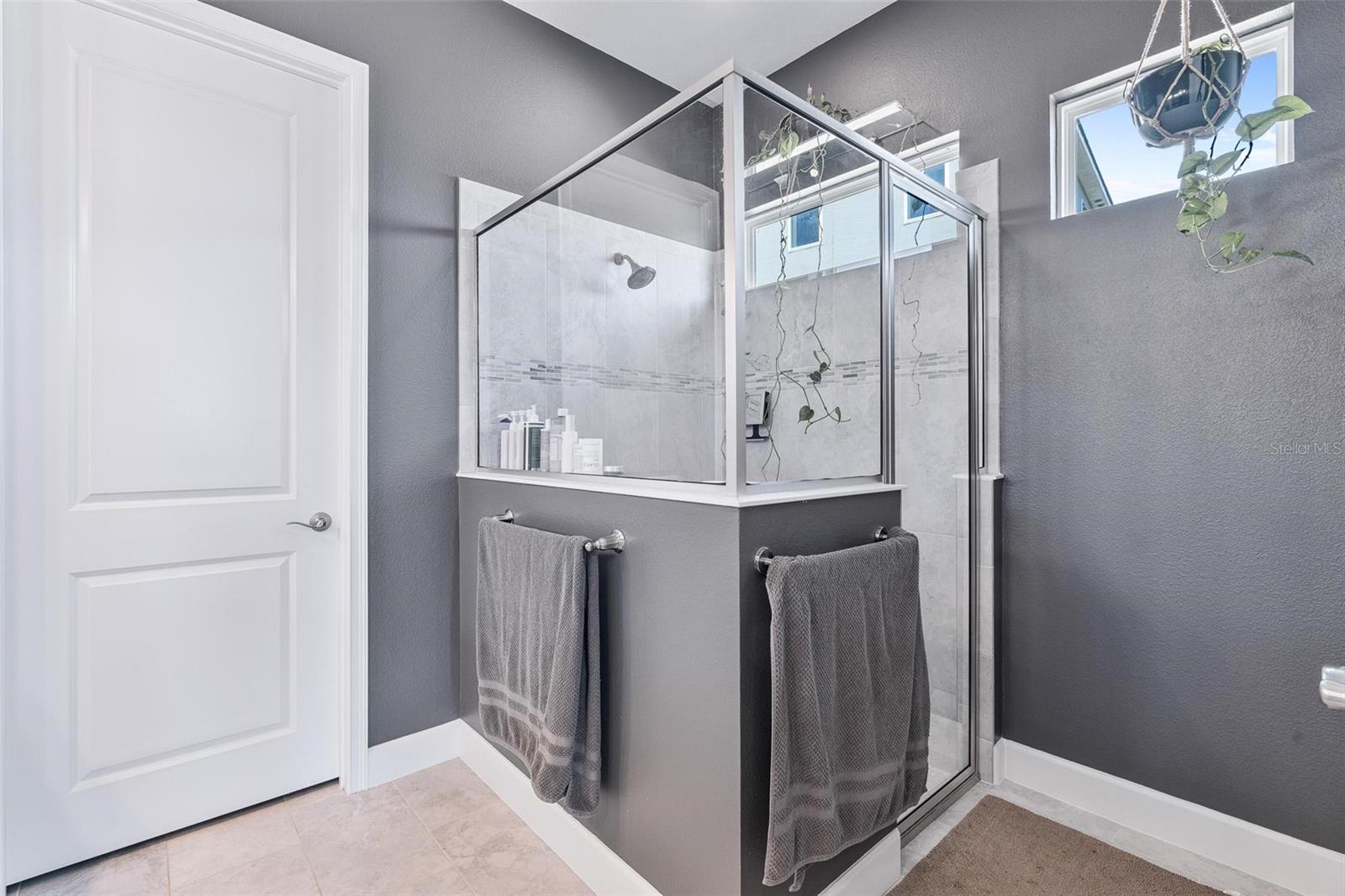 Image 22 of 43 For 6219 Woodhaven Village Drive