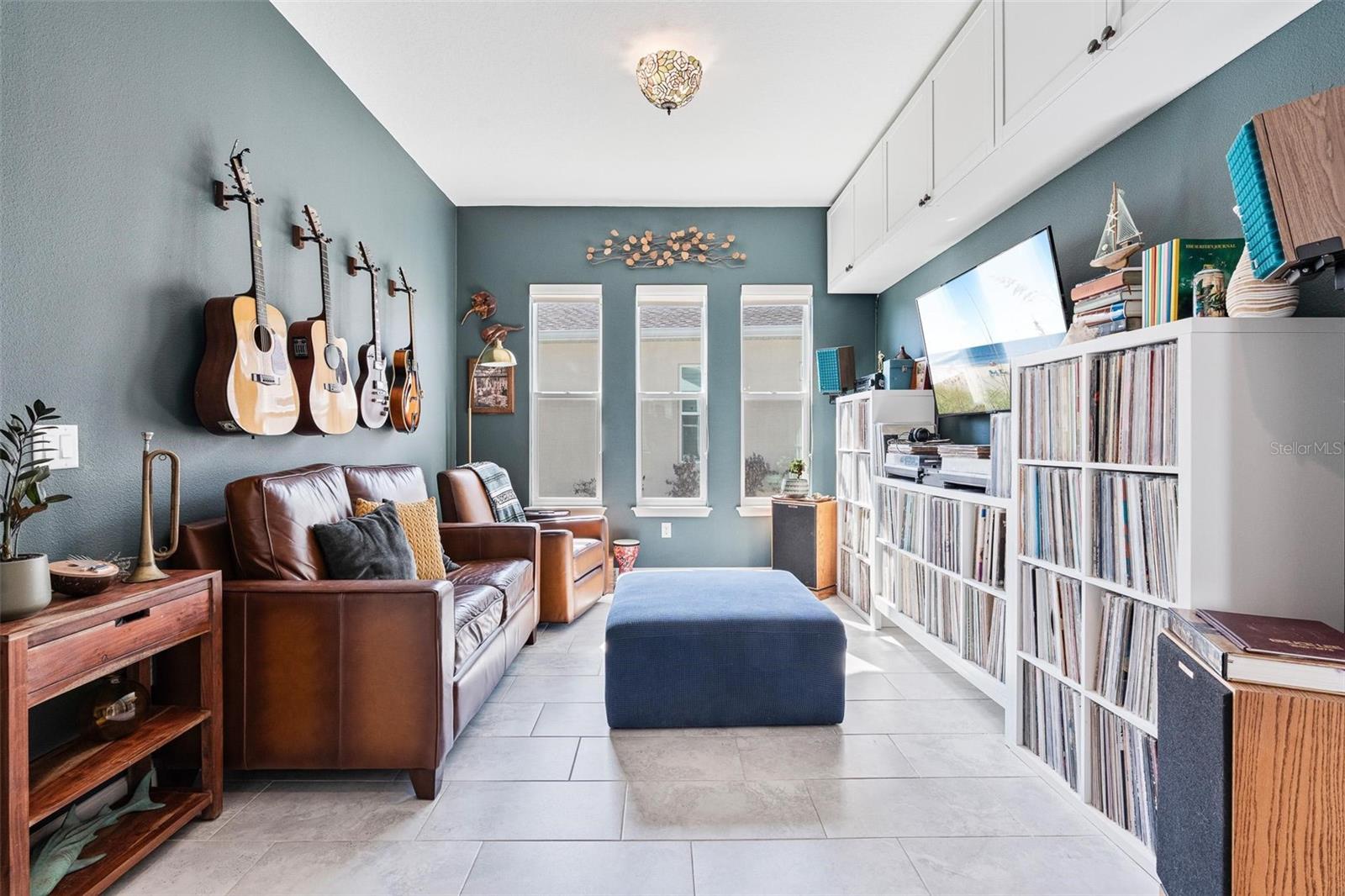 Image 7 of 43 For 6219 Woodhaven Village Drive