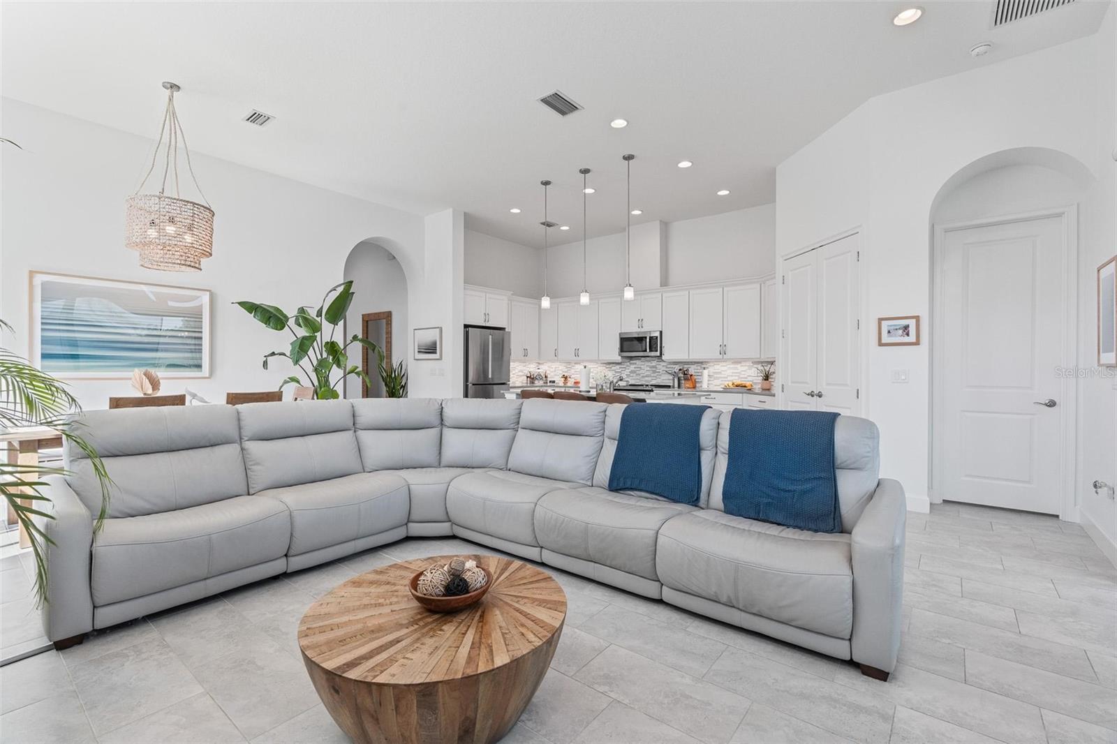 Image 9 of 43 For 6219 Woodhaven Village Drive