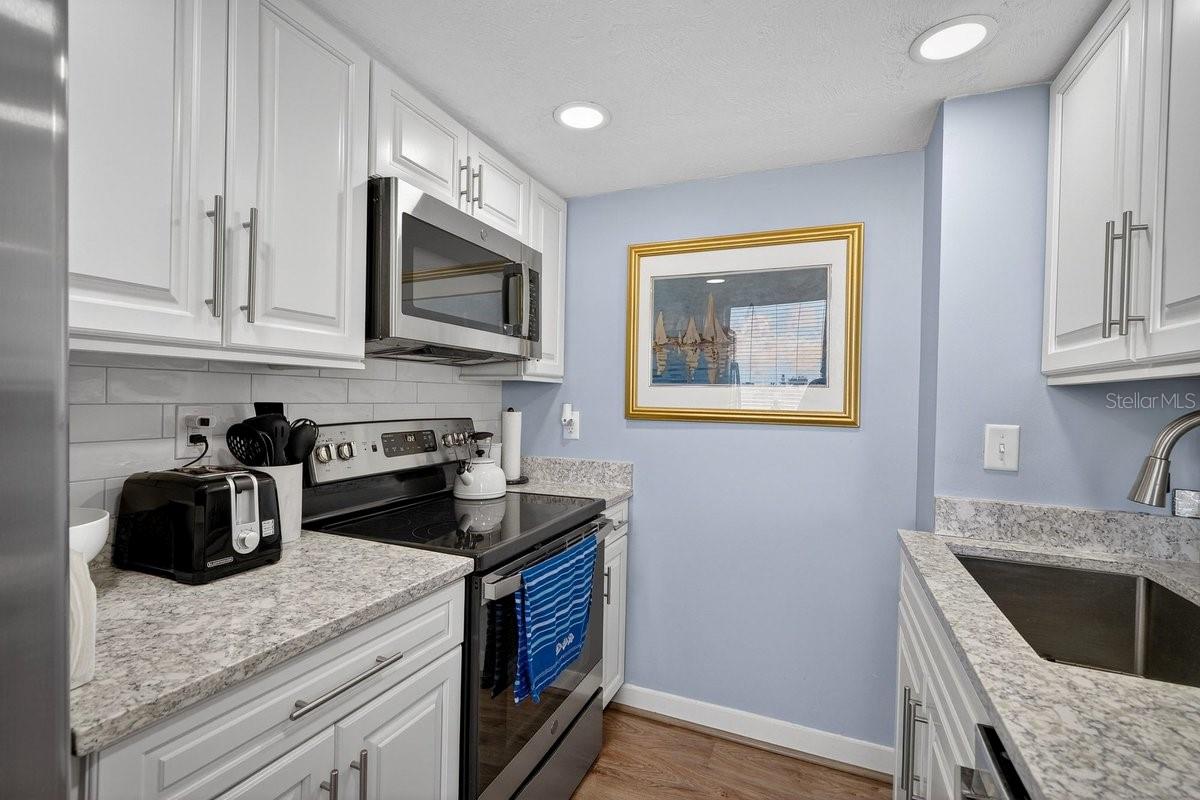 Image 10 of 46 For 3013 Atlantic Avenue 2010