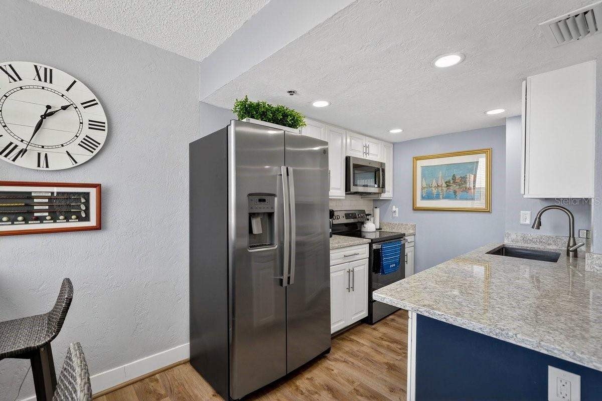 Image 7 of 46 For 3013 Atlantic Avenue 2010