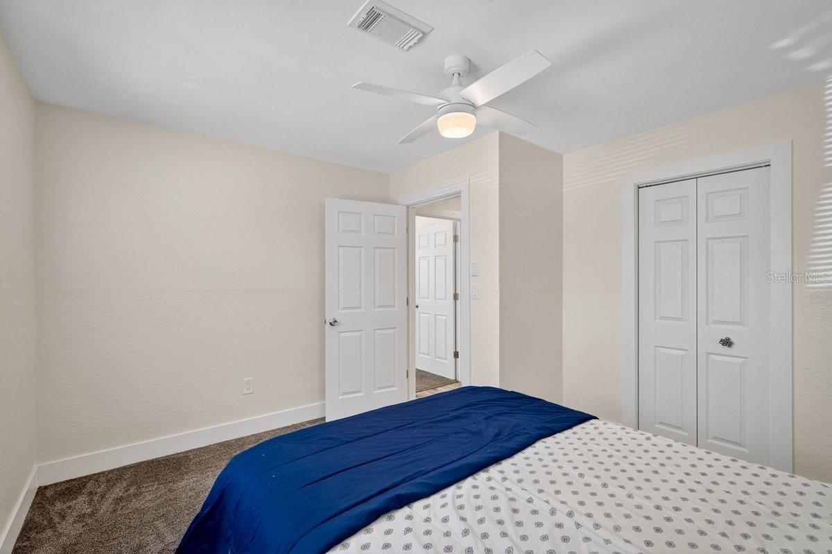 Image 16 of 40 For 450 Lambert Avenue