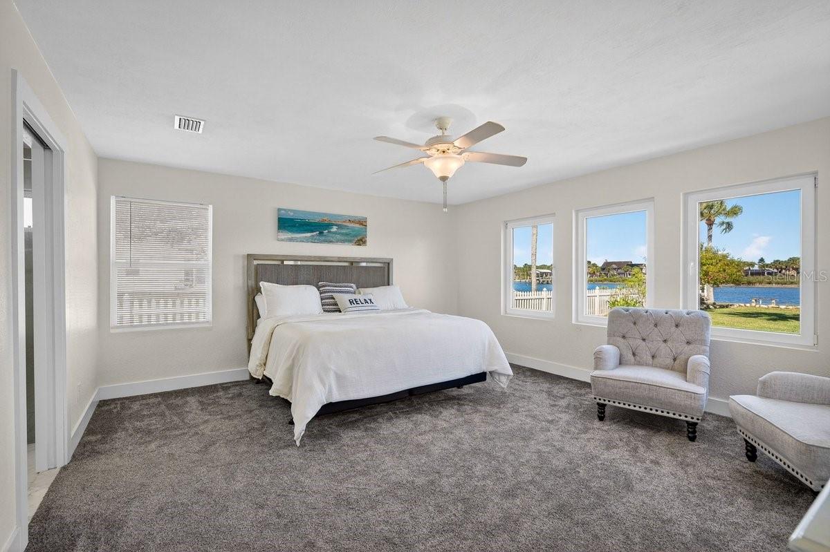 Image 17 of 40 For 450 Lambert Avenue