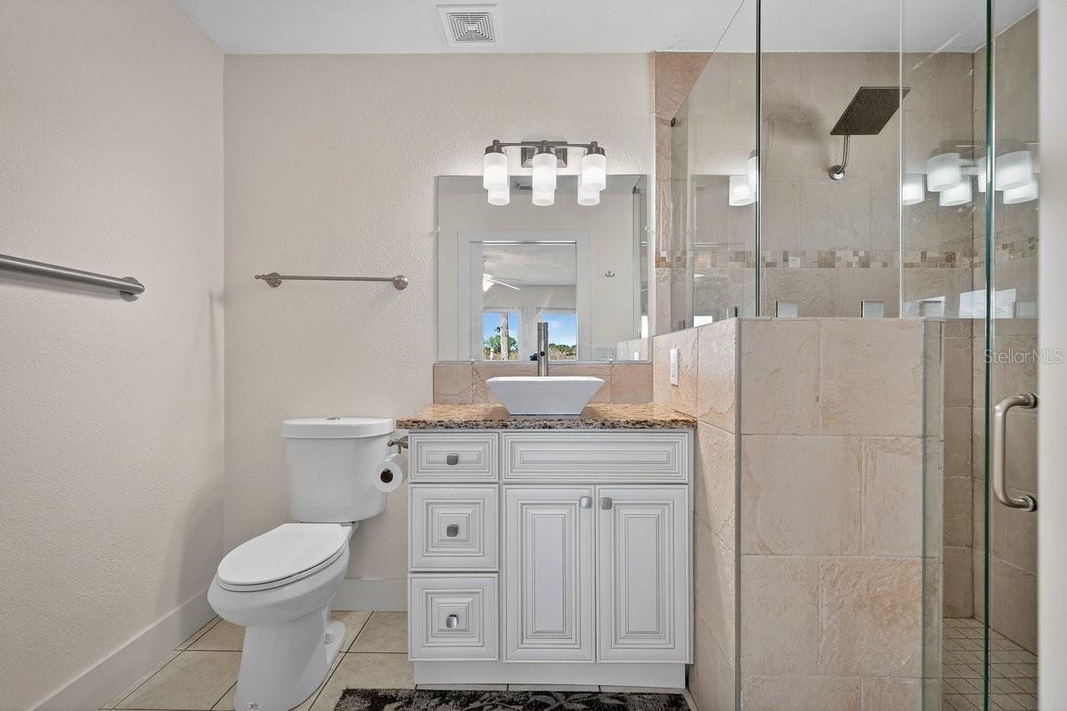 Image 20 of 40 For 450 Lambert Avenue