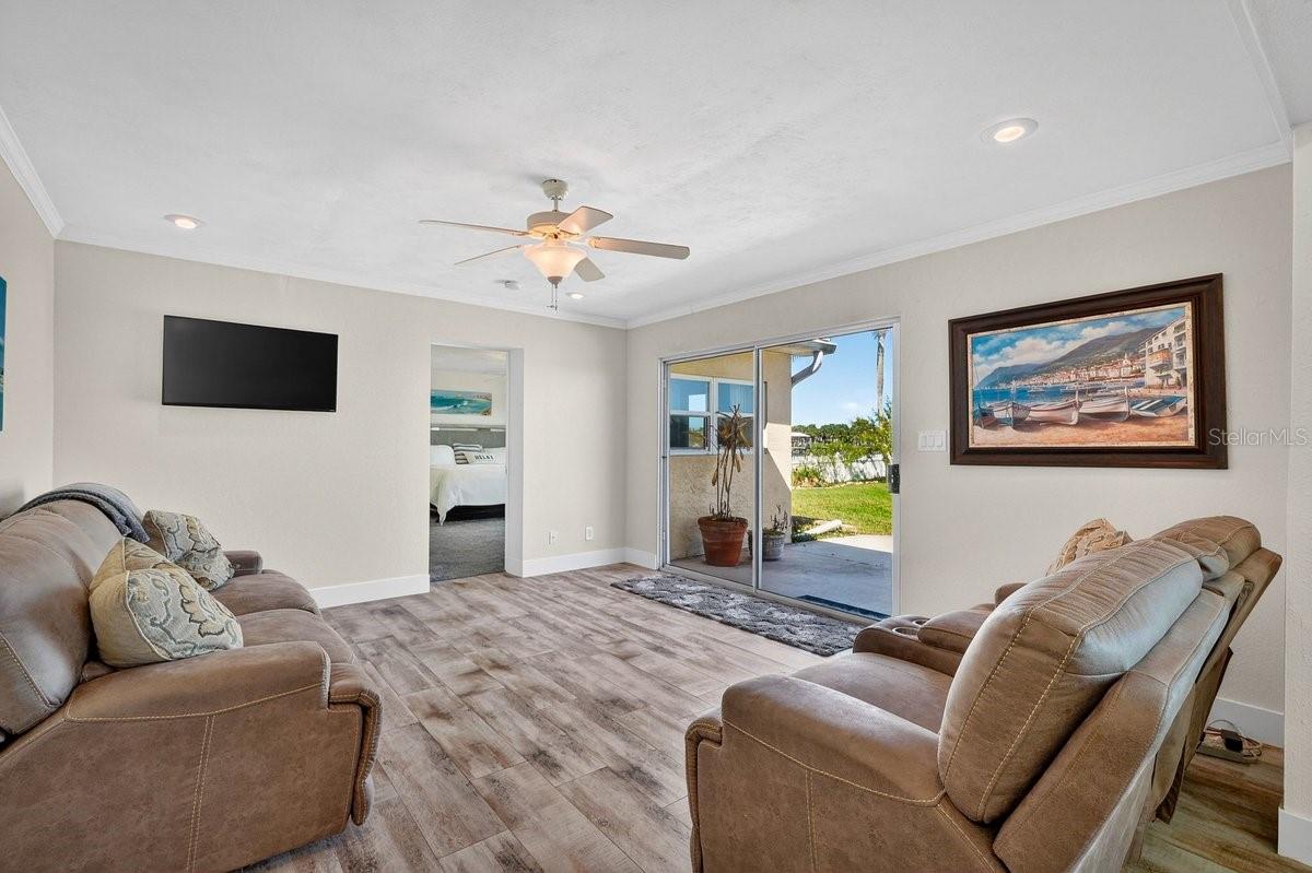 Image 24 of 40 For 450 Lambert Avenue