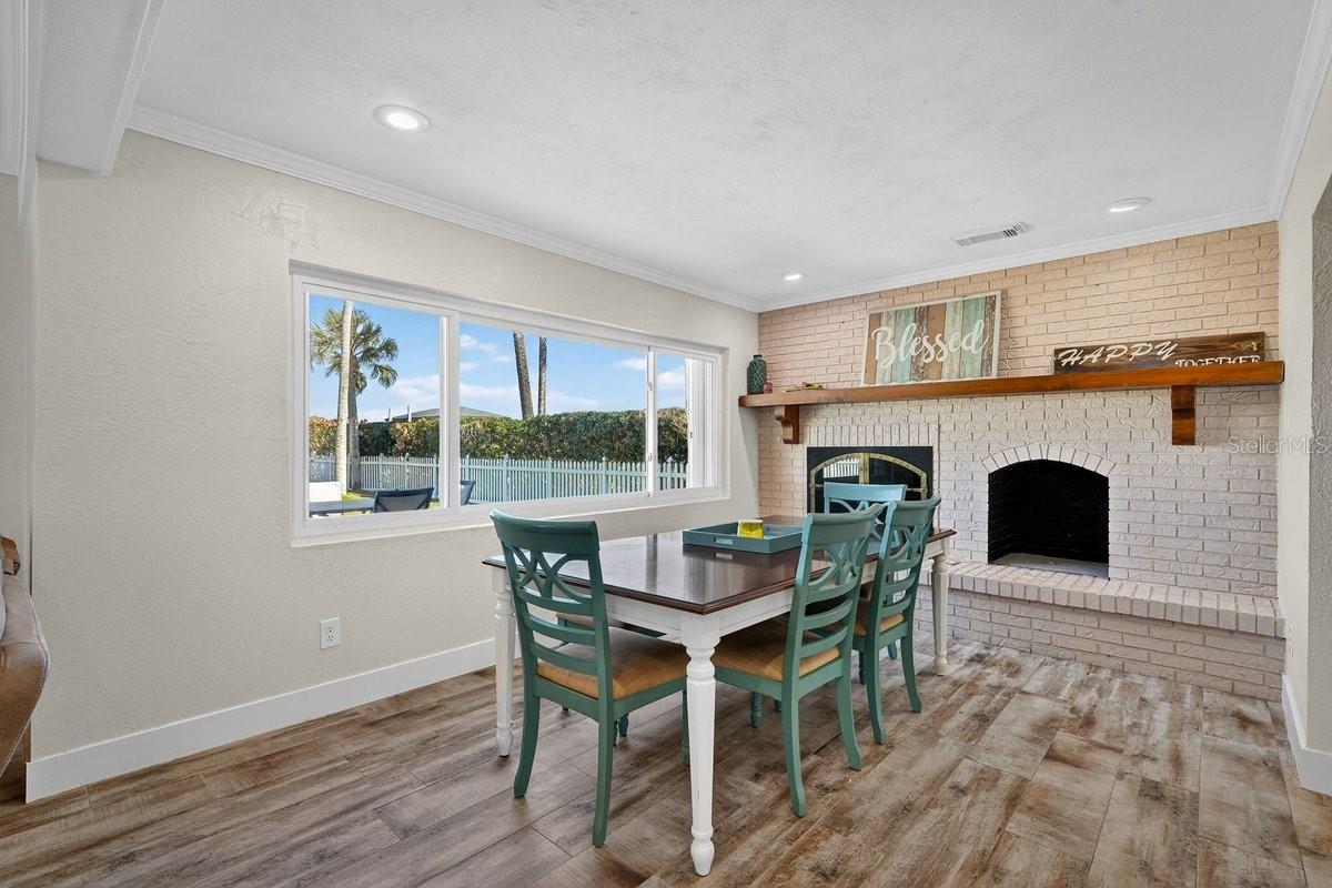 Image 27 of 40 For 450 Lambert Avenue