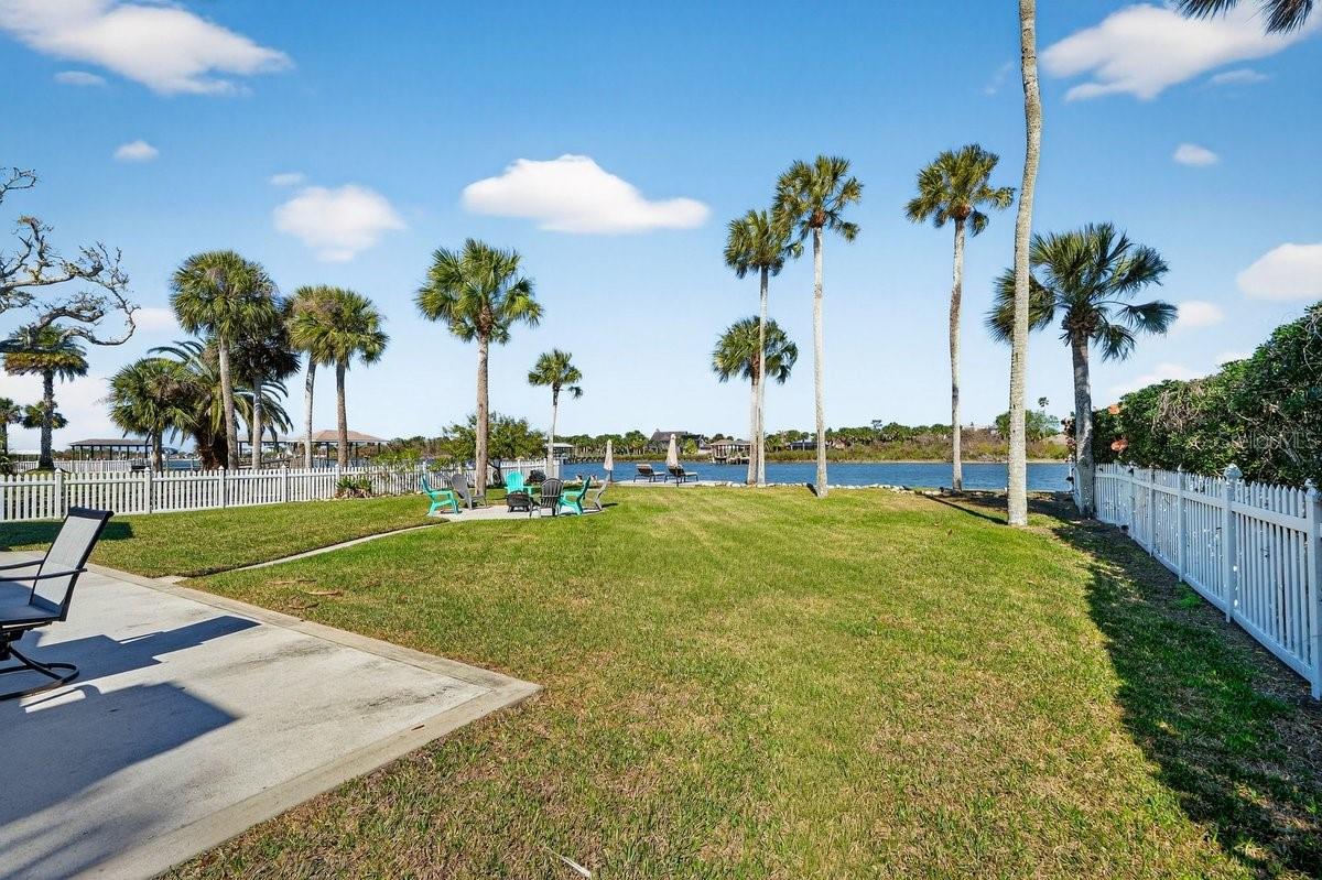 Image 3 of 40 For 450 Lambert Avenue