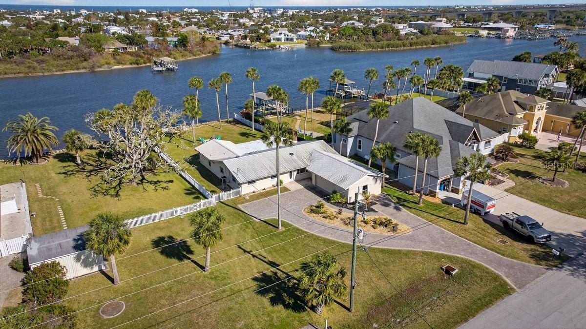 Image 37 of 40 For 450 Lambert Avenue