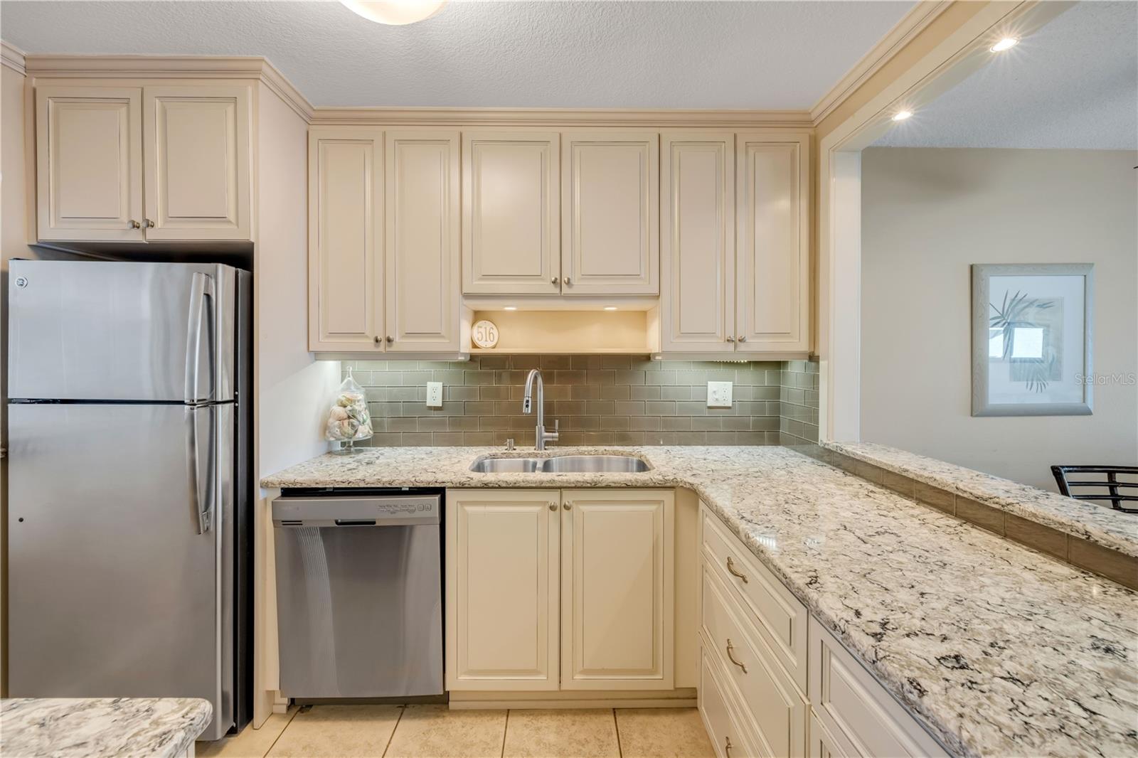 Image 3 of 30 For 4153 Atlantic Avenue 516