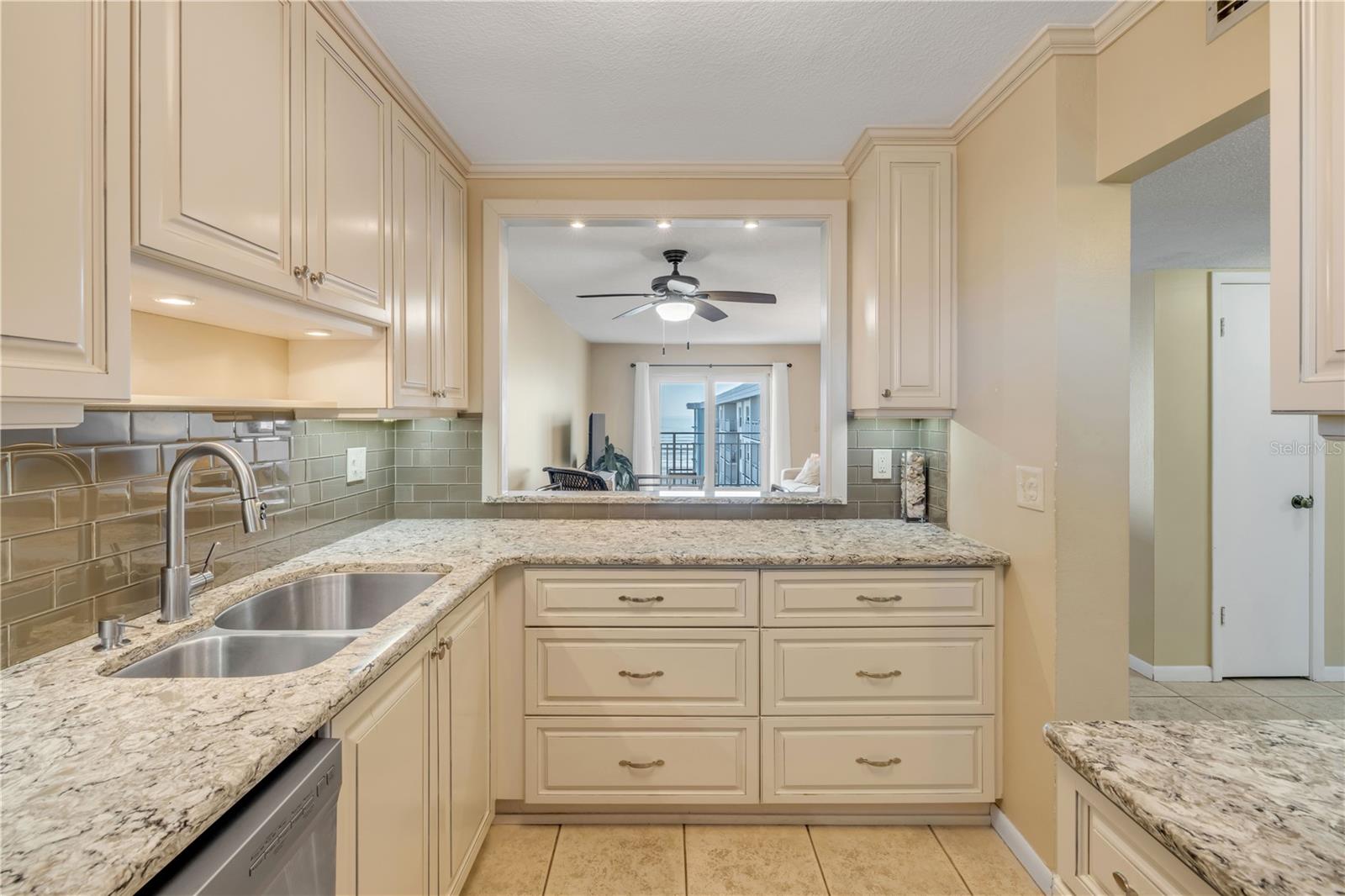 Image 4 of 30 For 4153 Atlantic Avenue 516