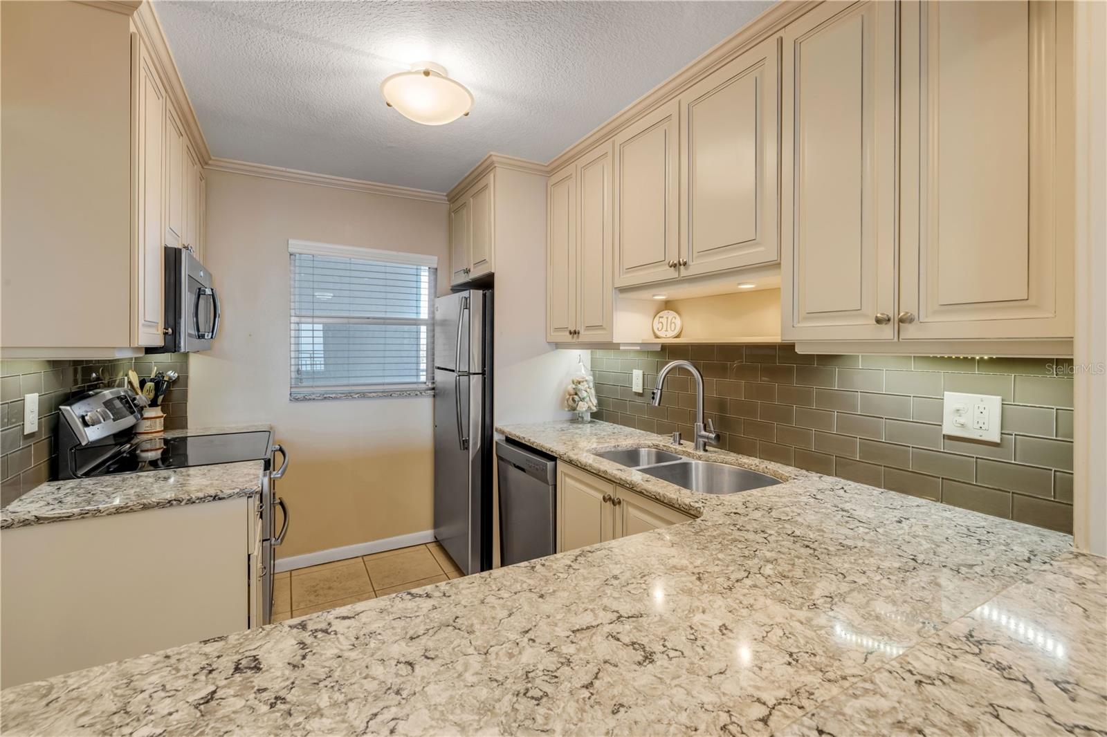 Image 5 of 30 For 4153 Atlantic Avenue 516