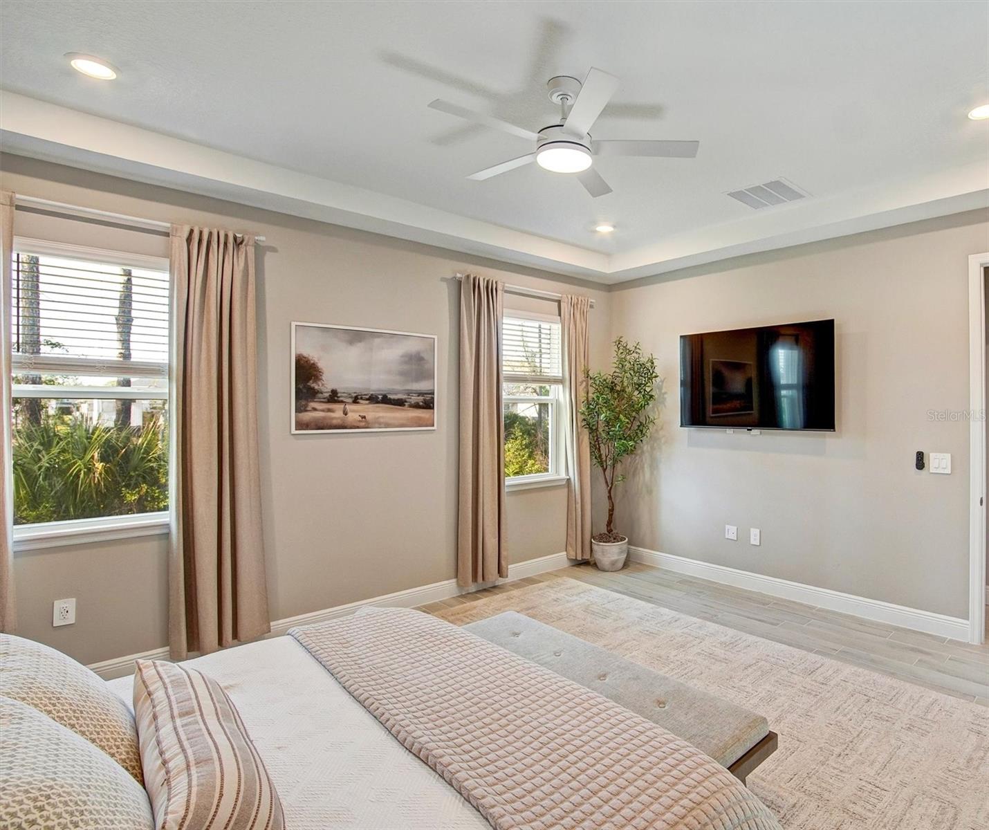 Image 12 of 31 For 2121 Divot Drive