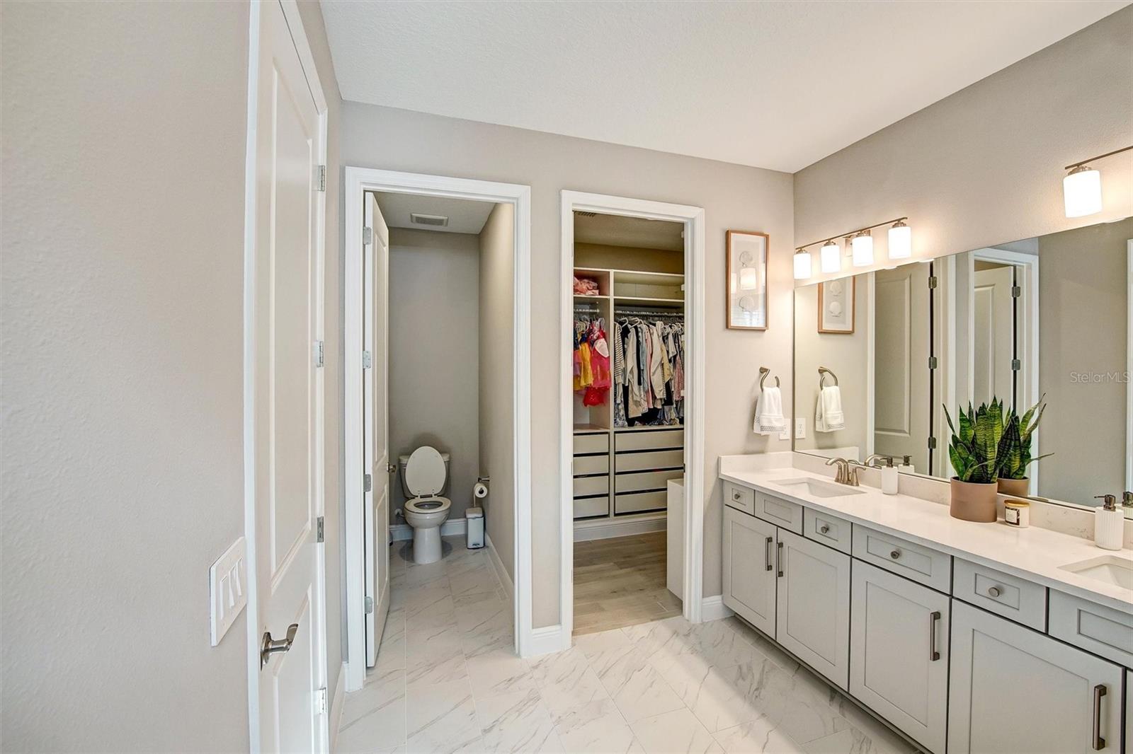 Image 13 of 31 For 2121 Divot Drive