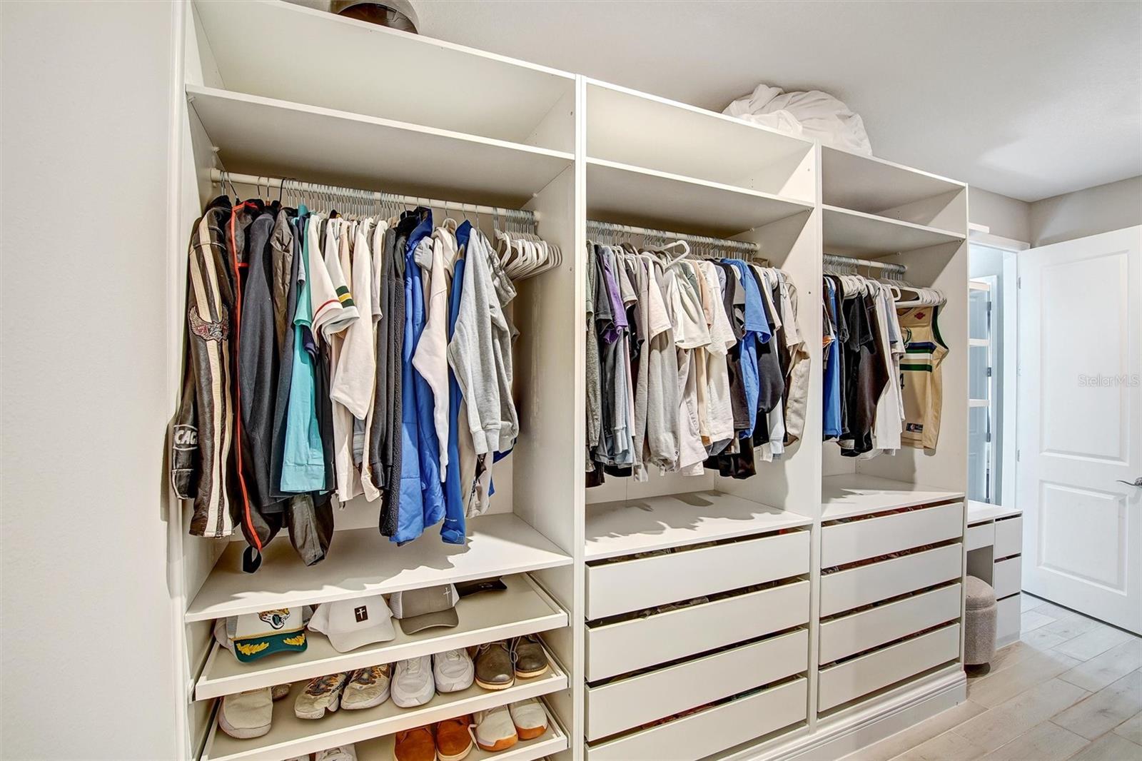 Image 15 of 31 For 2121 Divot Drive