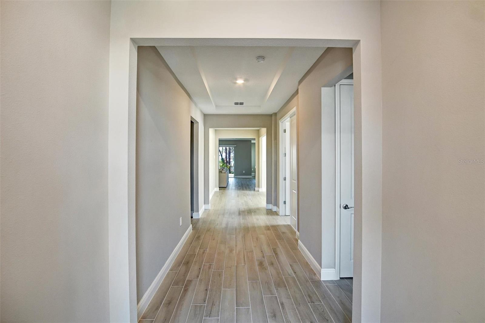 Image 25 of 31 For 2121 Divot Drive