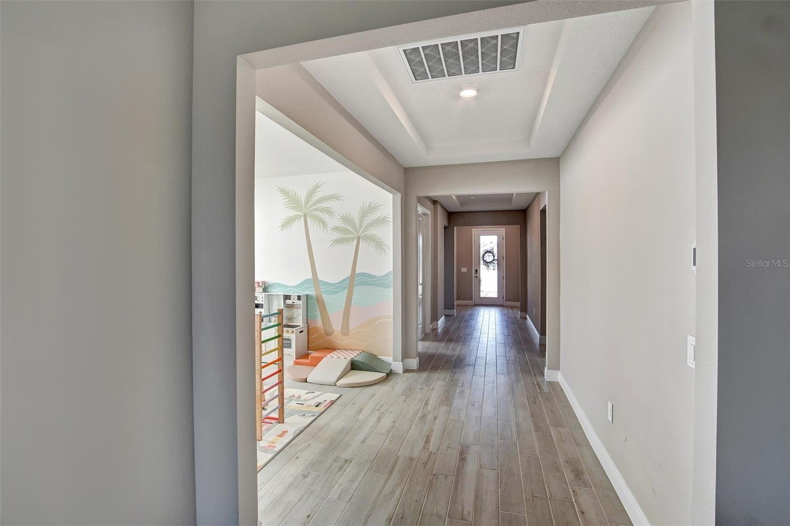 Image 28 of 31 For 2121 Divot Drive