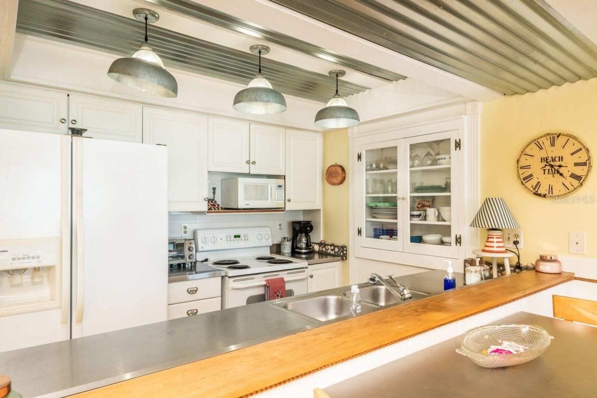 Image 10 of 43 For 5203 Atlantic Avenue 314b