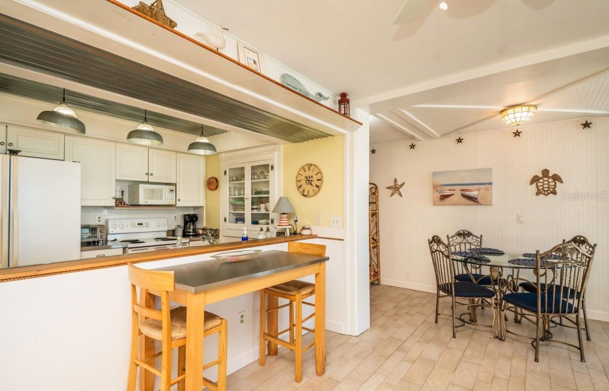 Image 9 of 43 For 5203 Atlantic Avenue 314b