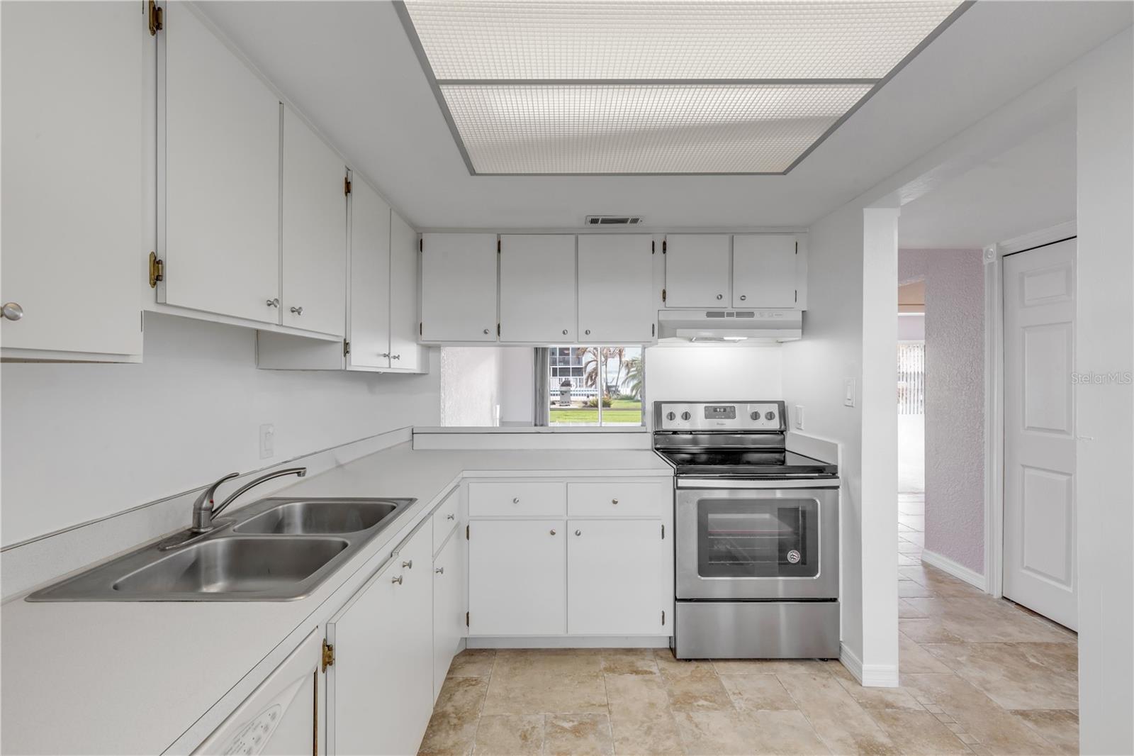 Image 14 of 39 For 325 Causeway  1030