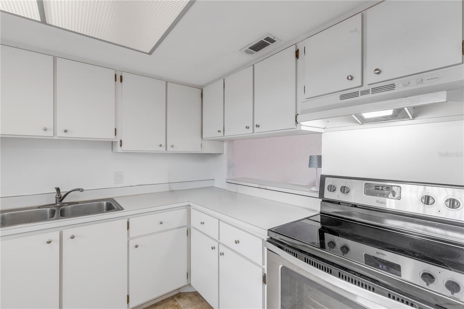 Image 17 of 39 For 325 Causeway  1030