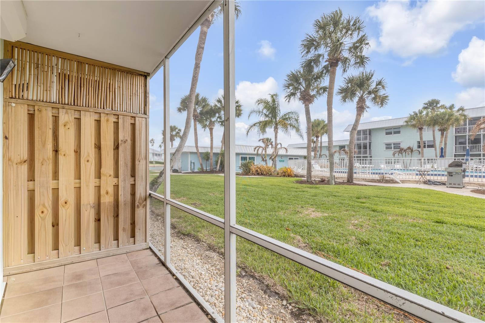 Image 28 of 39 For 325 Causeway  1030