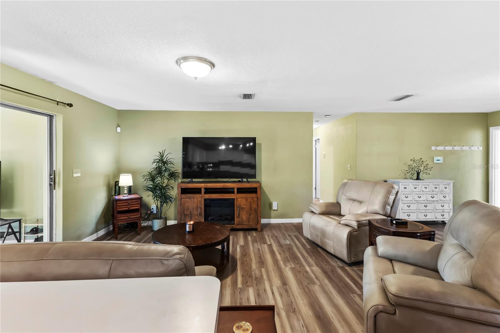 Image 10 of 15 For 2005 Bayview Drive