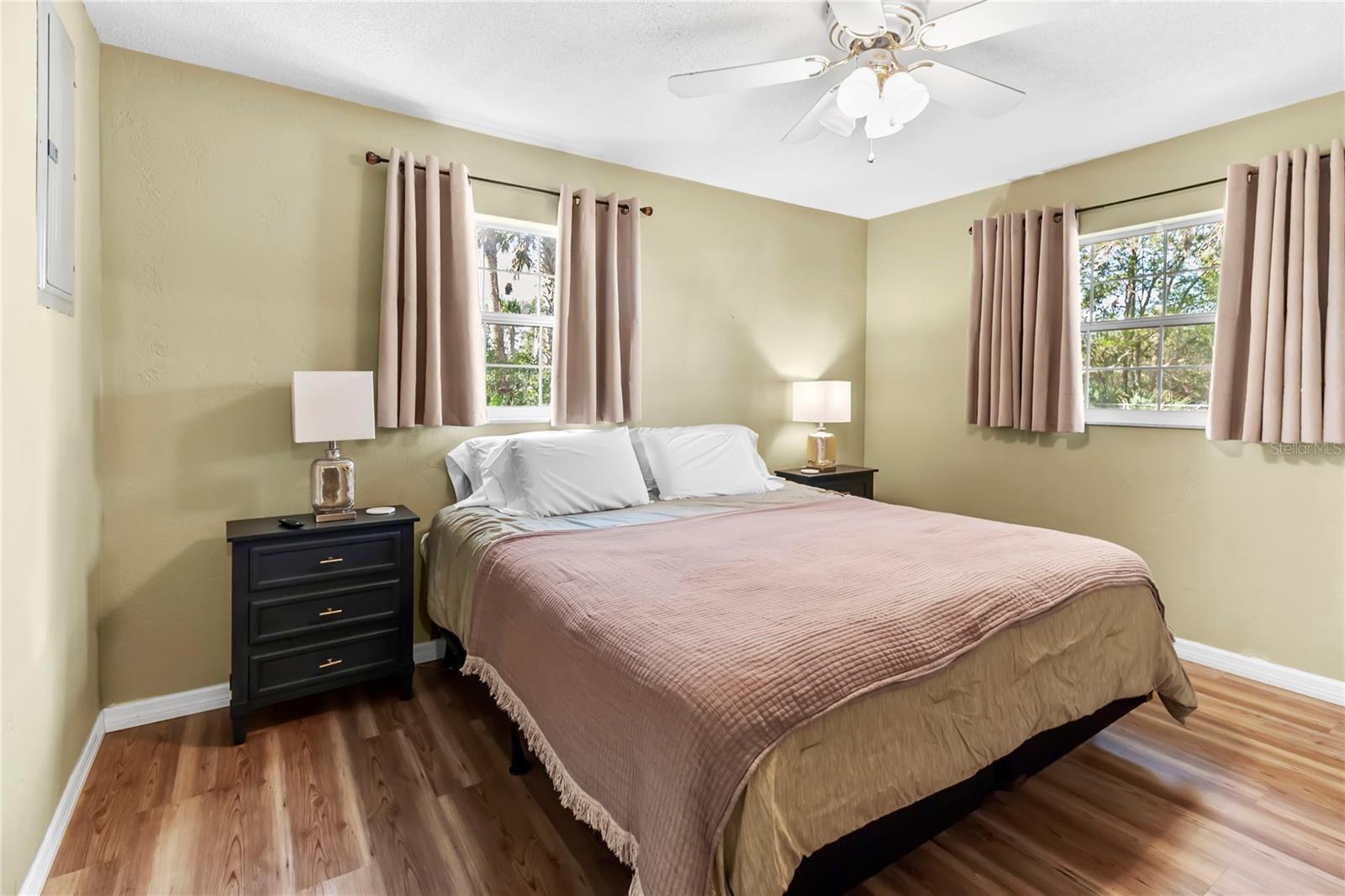 Image 13 of 15 For 2005 Bayview Drive