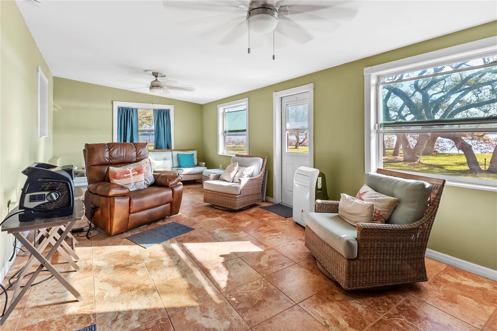 Image 15 of 15 For 2005 Bayview Drive