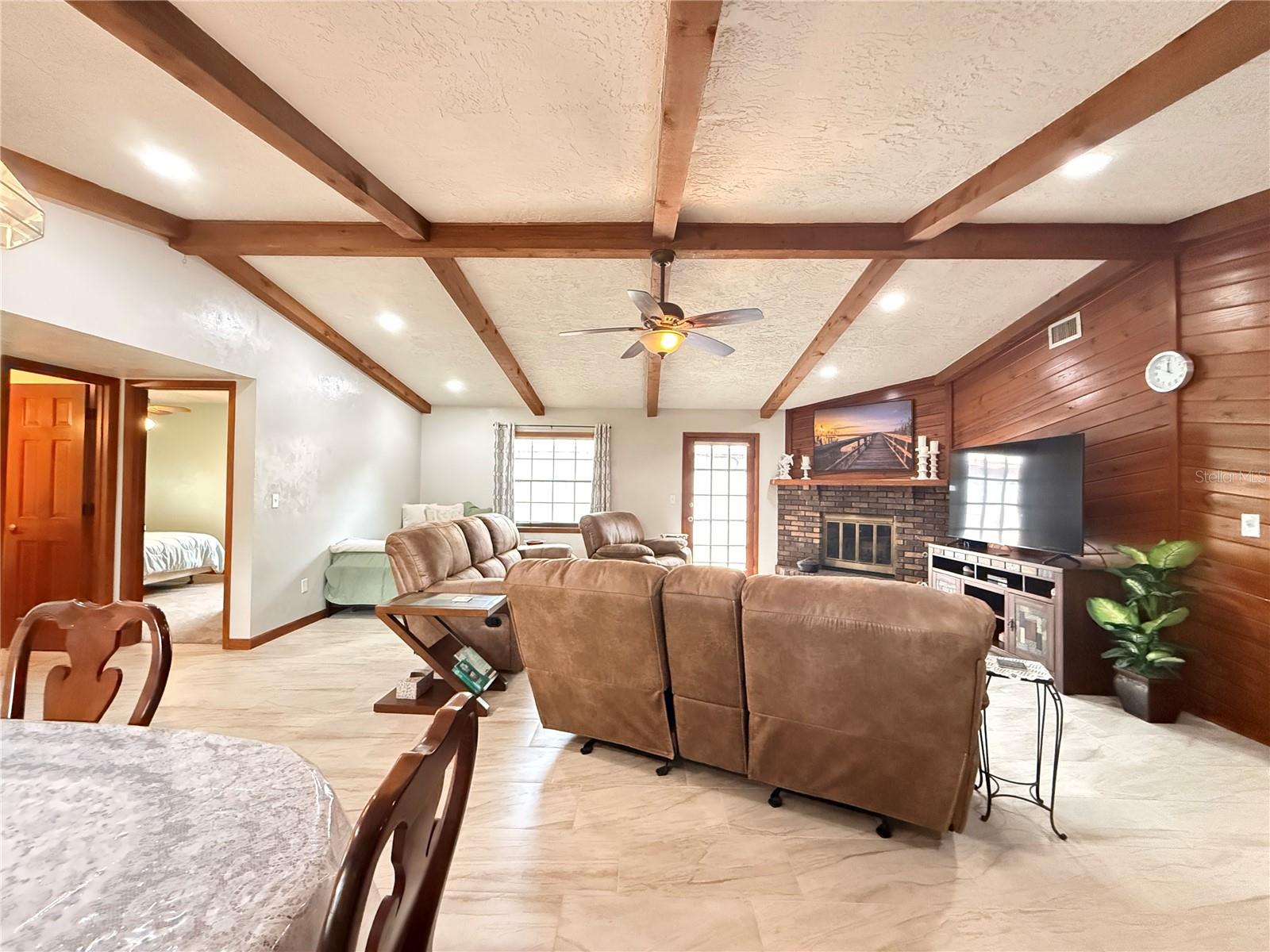 Image 6 of 29 For 2331 Juniper Drive