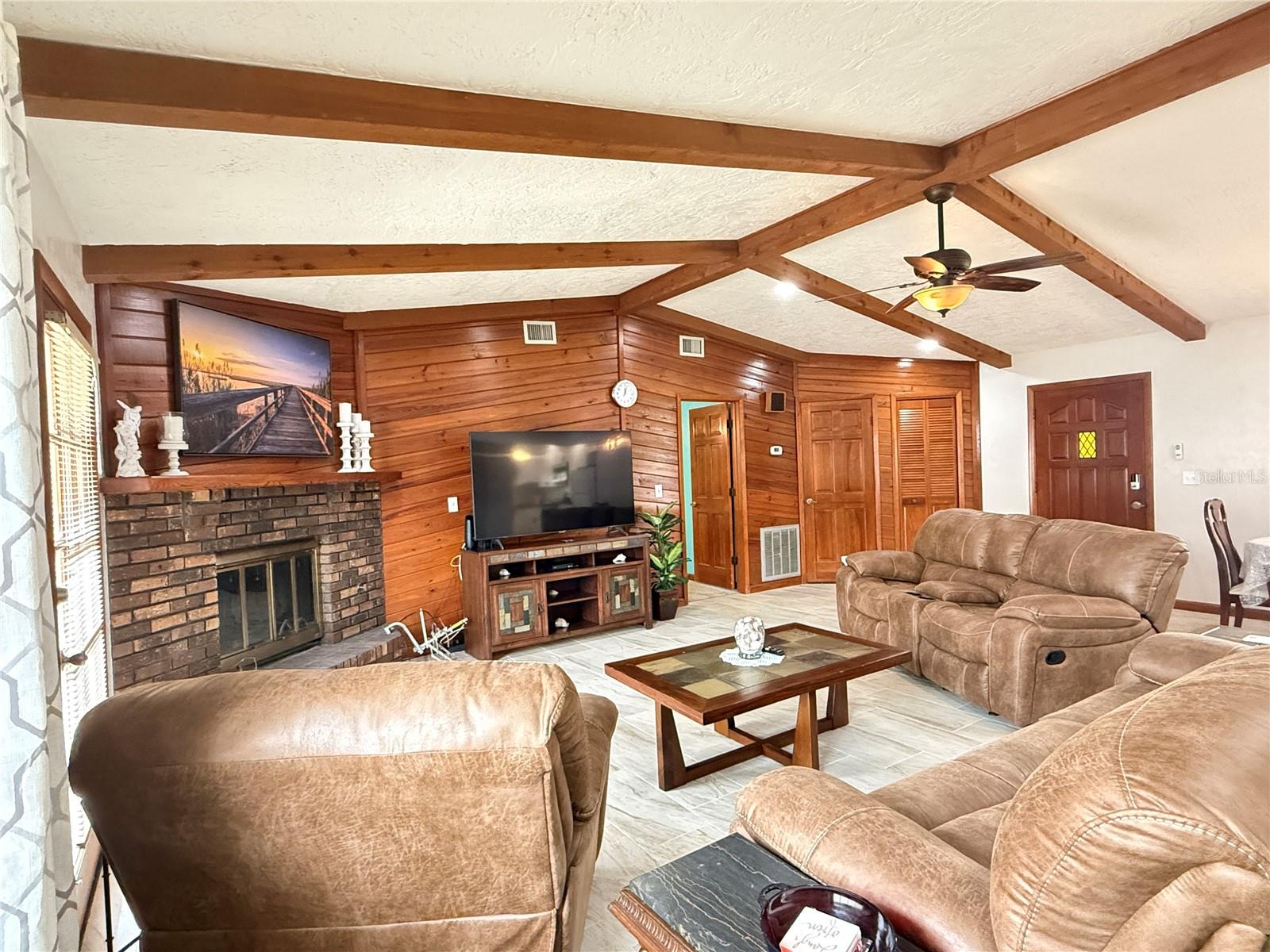 Image 7 of 29 For 2331 Juniper Drive