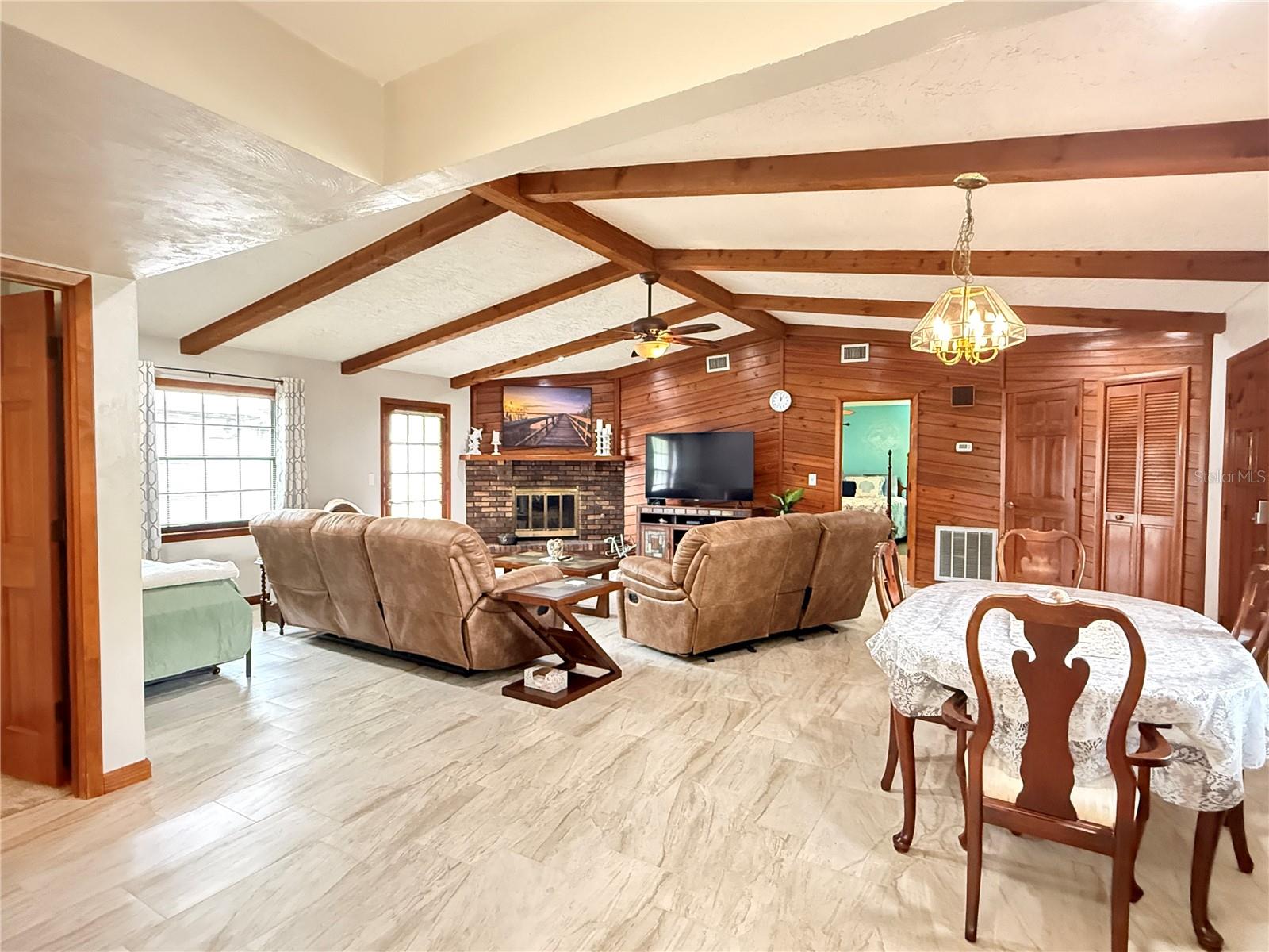 Image 9 of 29 For 2331 Juniper Drive