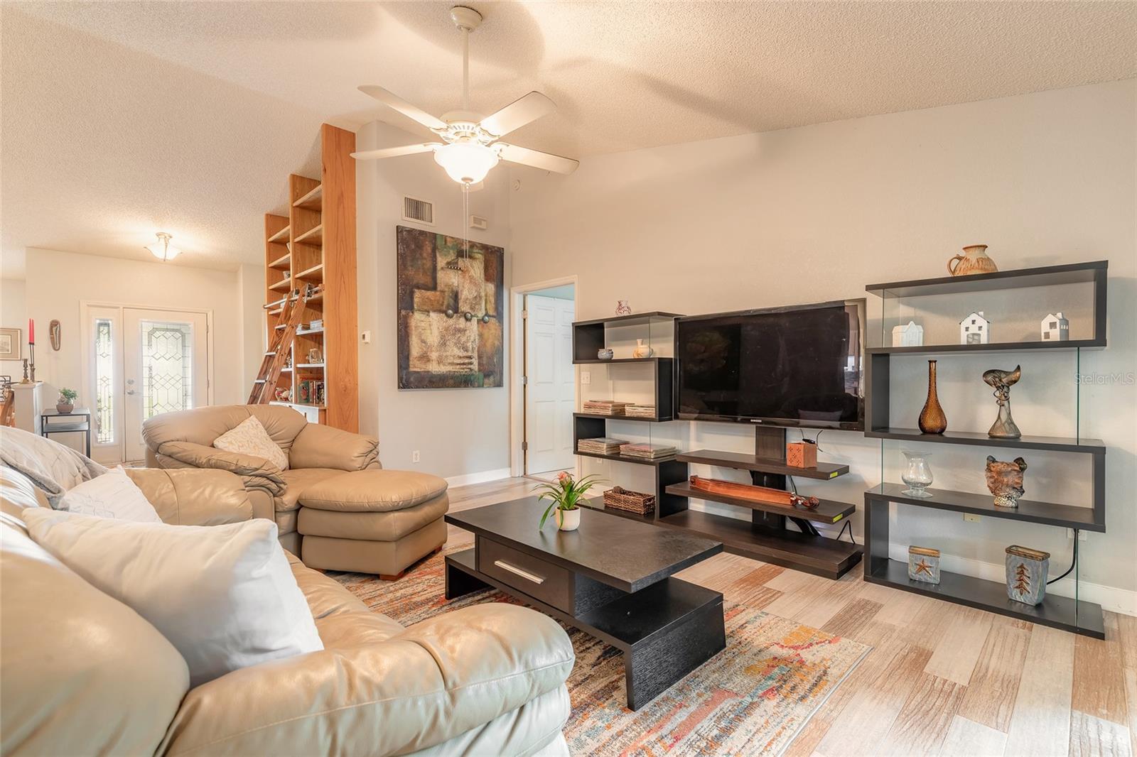 Image 14 of 51 For 5919 Aruna Drive