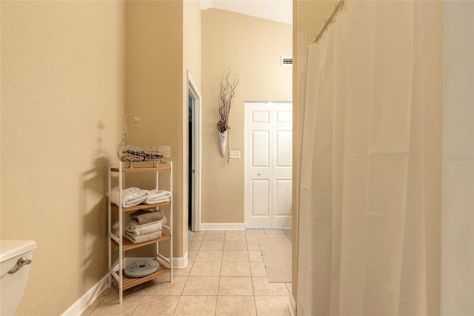 Image 27 of 51 For 5919 Aruna Drive