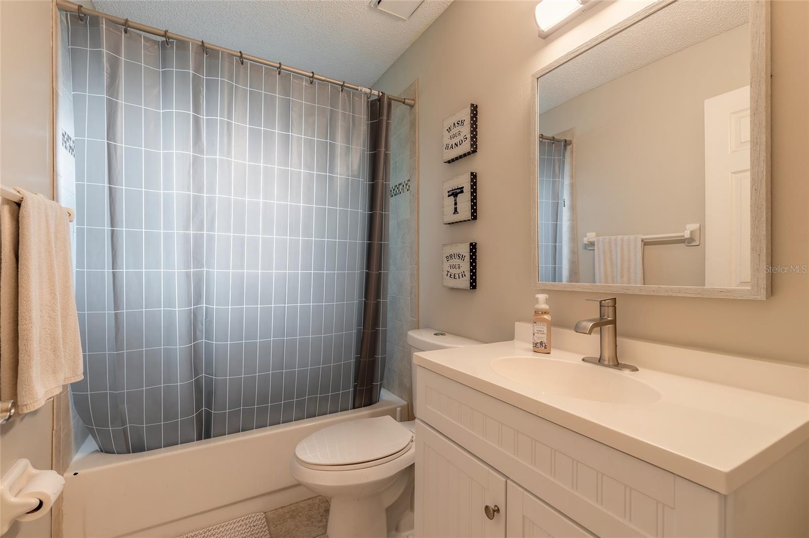 Image 34 of 51 For 5919 Aruna Drive