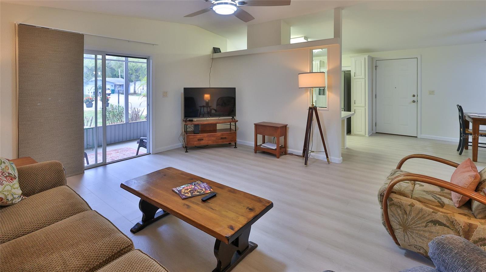 Image 4 of 48 For 308 Oyster Reef Court