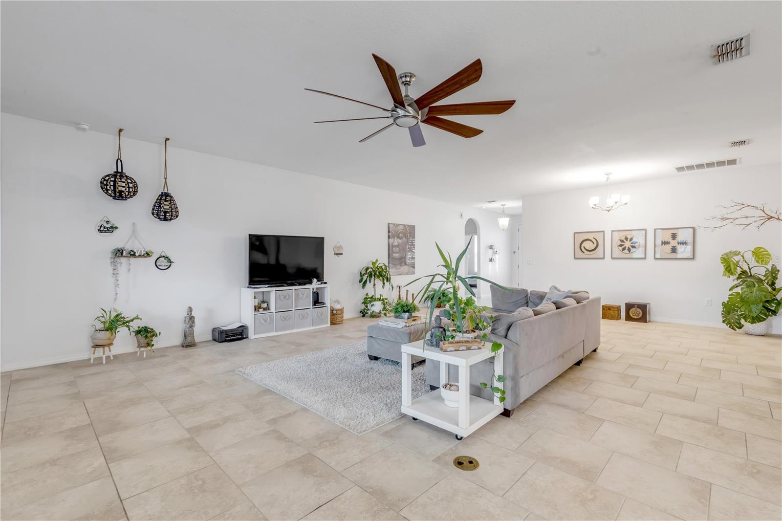 Image 17 of 66 For 637 Bluehearts Trail