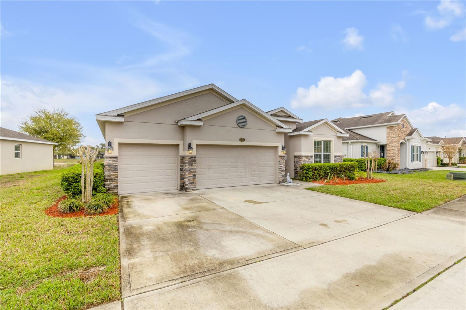 Image 9 of 66 For 637 Bluehearts Trail