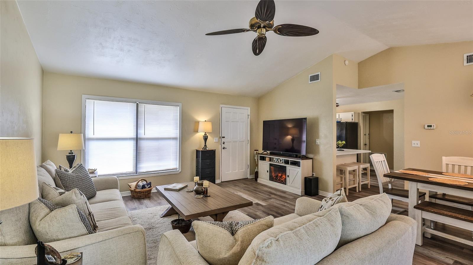 Image 11 of 30 For 2417 Sabal Palm Drive