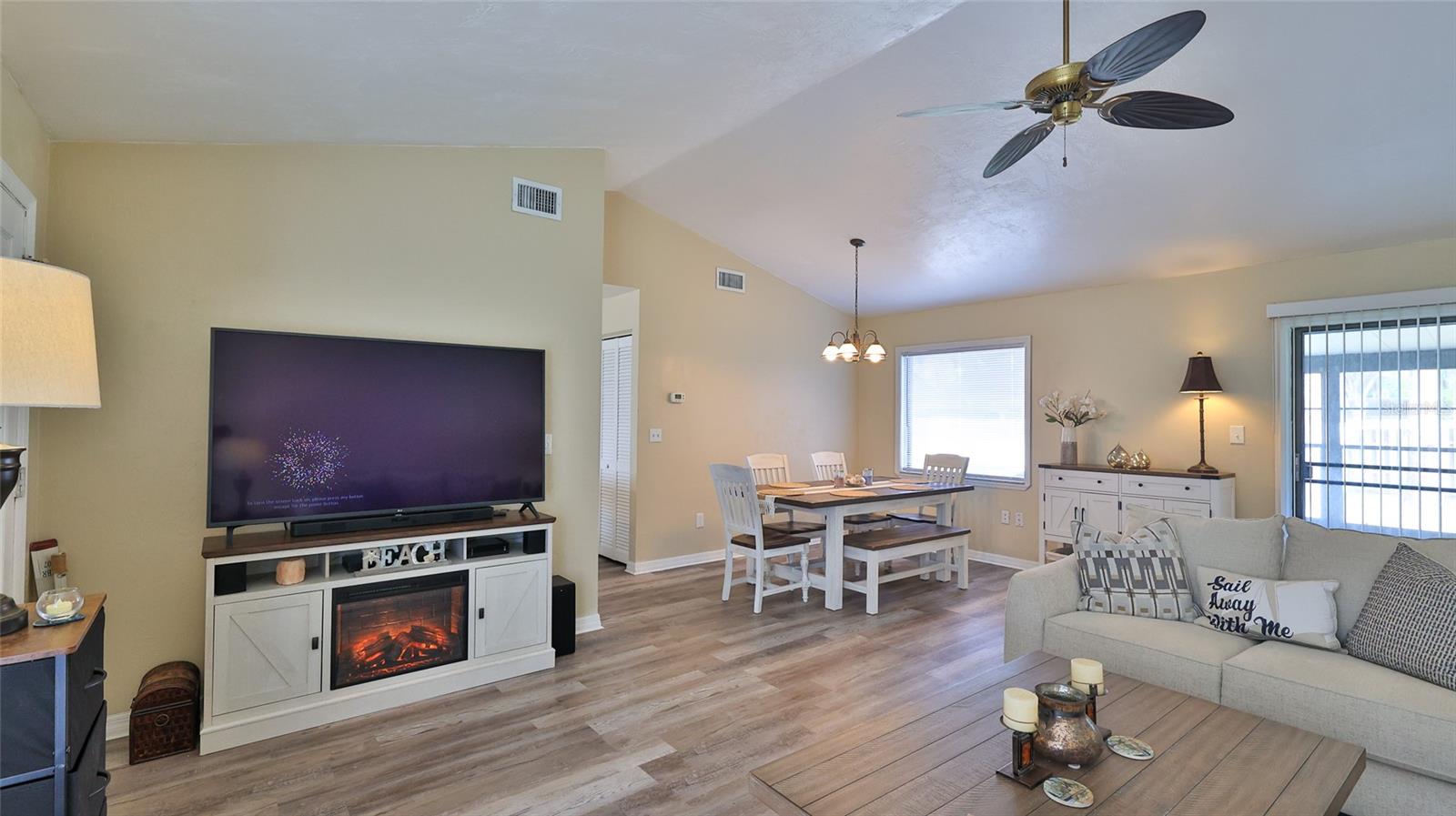 Image 12 of 30 For 2417 Sabal Palm Drive