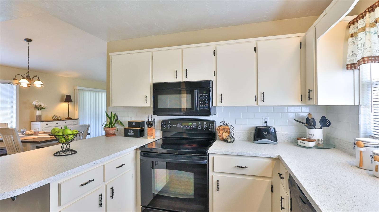 Image 14 of 30 For 2417 Sabal Palm Drive