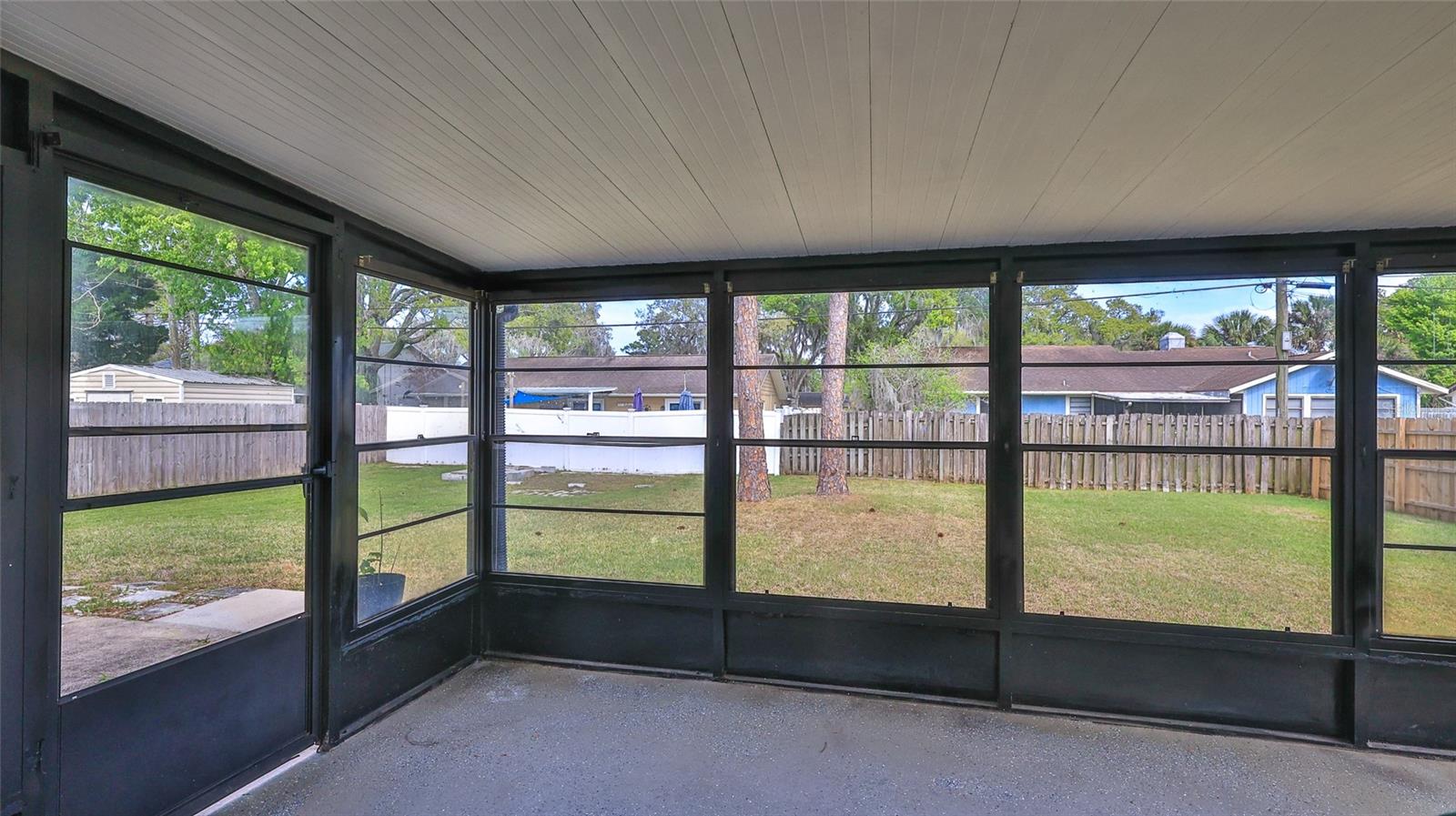 Image 26 of 30 For 2417 Sabal Palm Drive