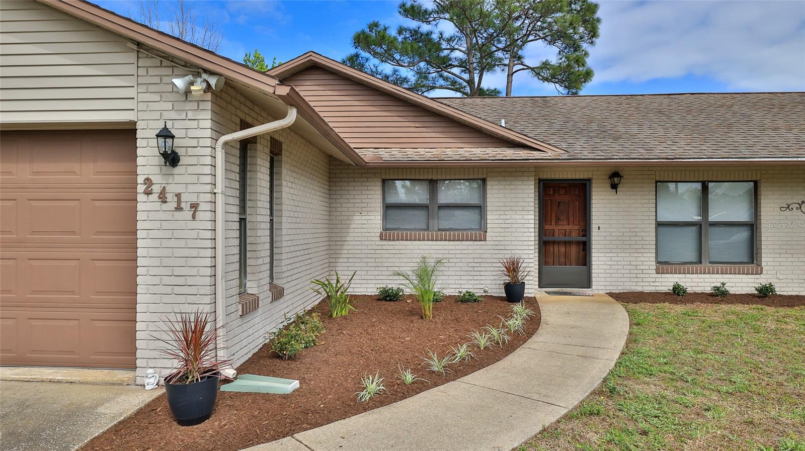 Image 3 of 30 For 2417 Sabal Palm Drive