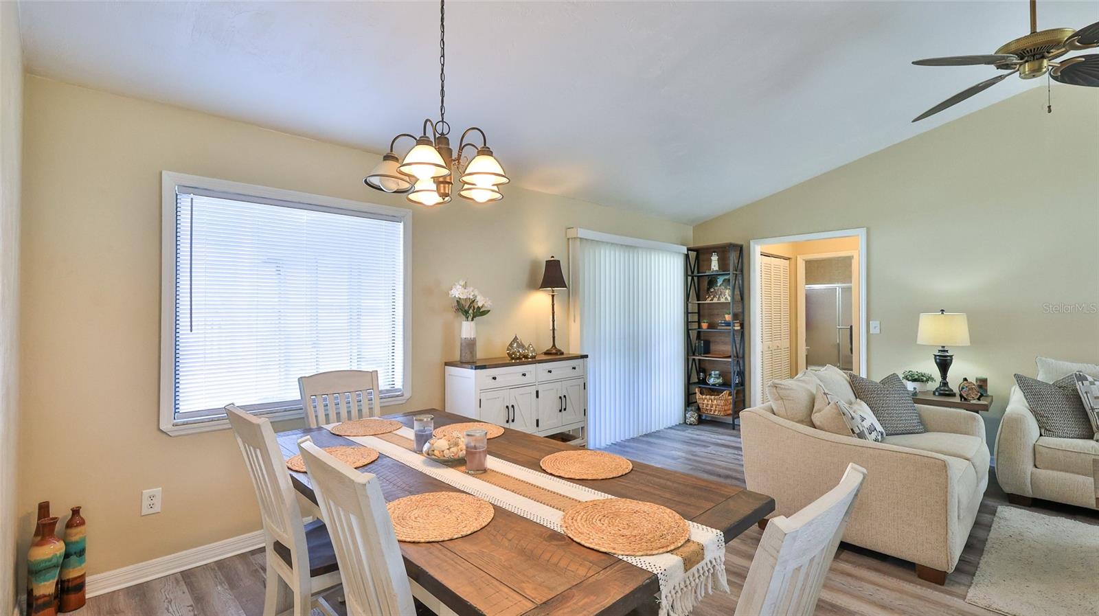 Image 8 of 30 For 2417 Sabal Palm Drive